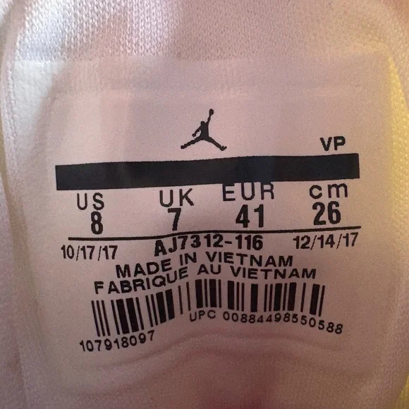 Nike Air Jordan First Class Cement Grey White Fire Red Trim Men’s 8 AJ7312 116 - Picture 9 of 13